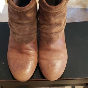 Clark brown suede/ leather bootie